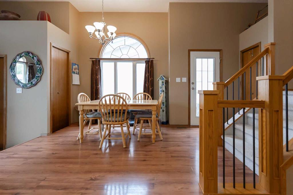 207 Mt Crandell Crescent W