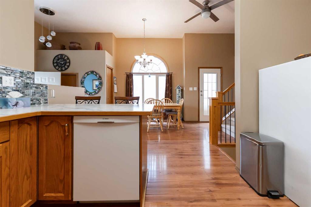 207 Mt Crandell Crescent W