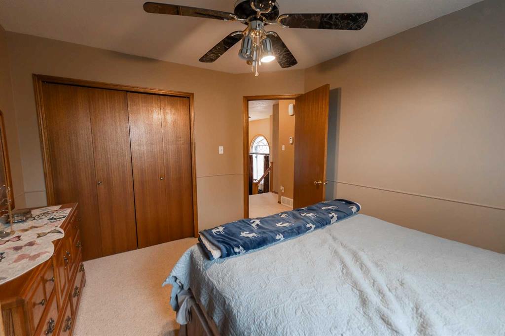 207 Mt Crandell Crescent W