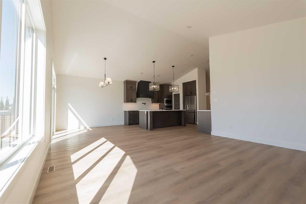 541 Riverhills Way W