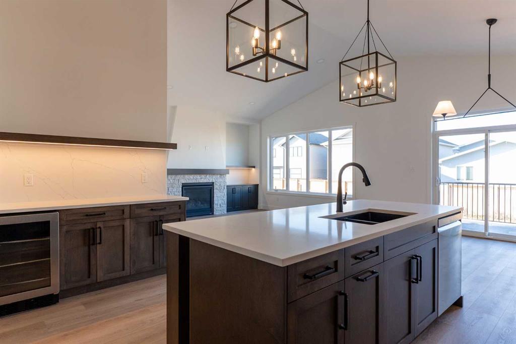 541 Riverhills Way W