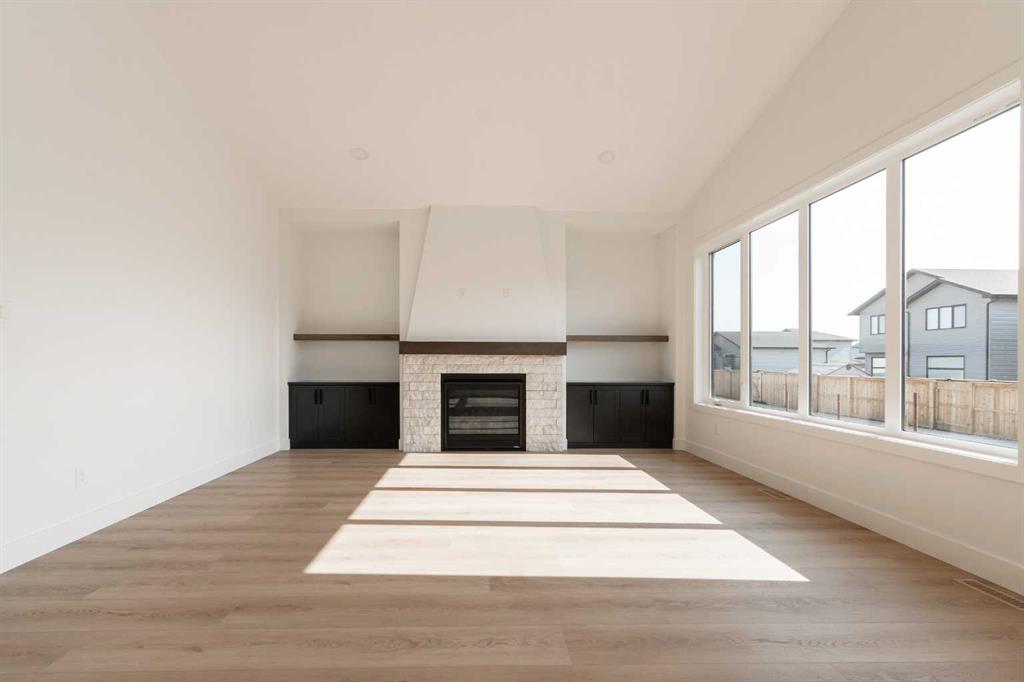 541 Riverhills Way W