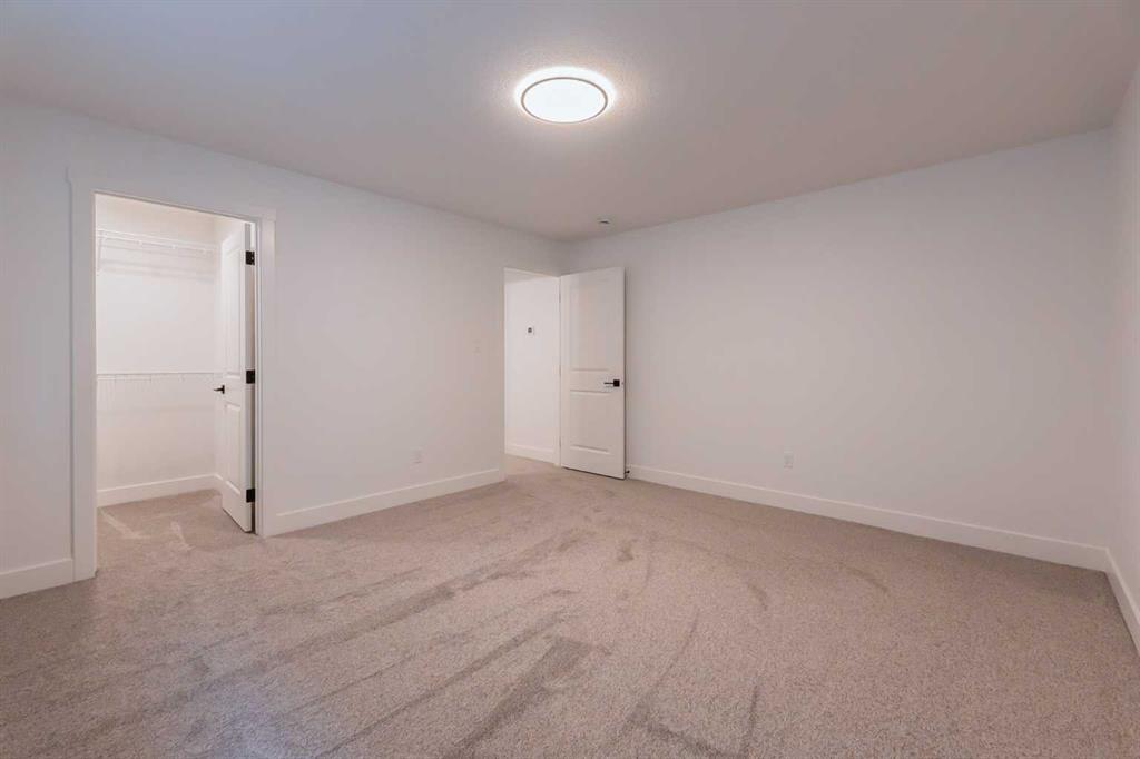 541 Riverhills Way W