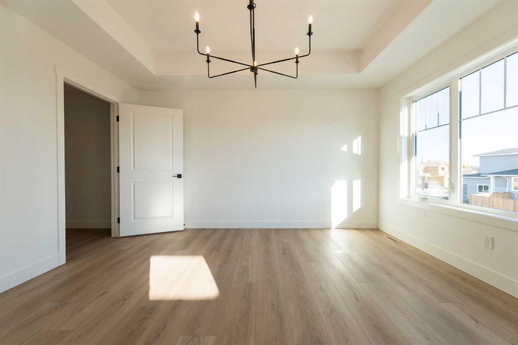 541 Riverhills Way W