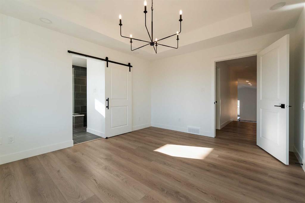 541 Riverhills Way W