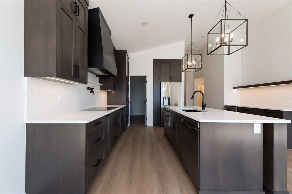 541 Riverhills Way W