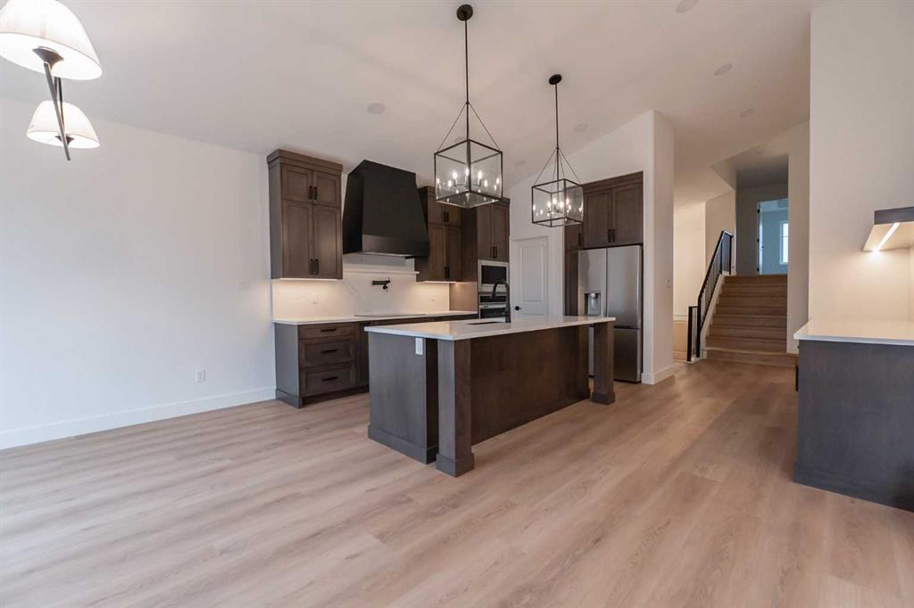 541 Riverhills Way W