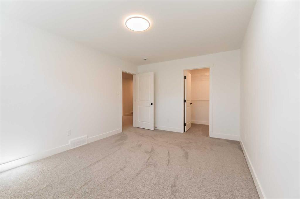 541 Riverhills Way W