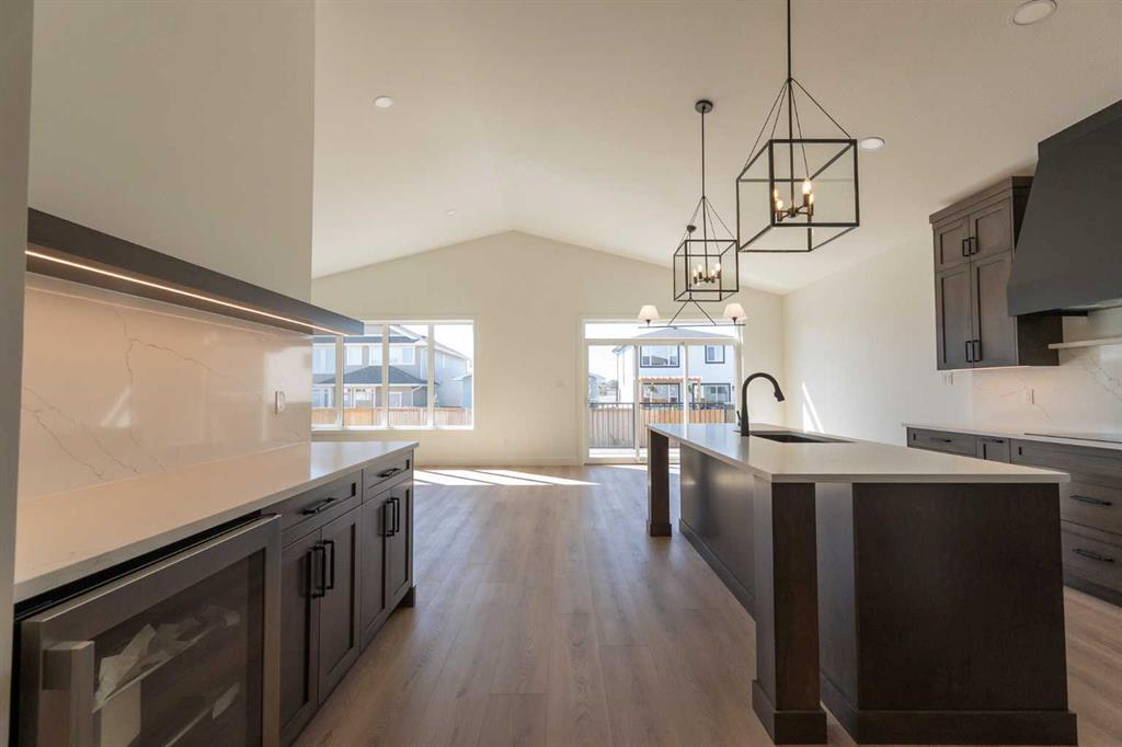 541 Riverhills Way W