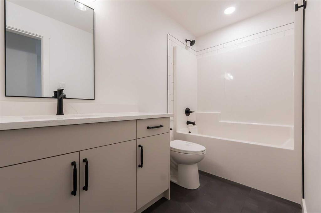 541 Riverhills Way W