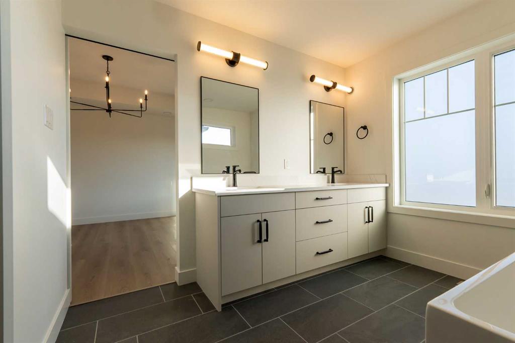 541 Riverhills Way W