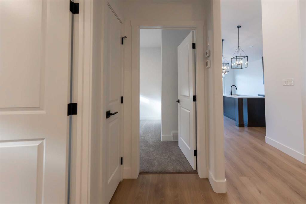 541 Riverhills Way W