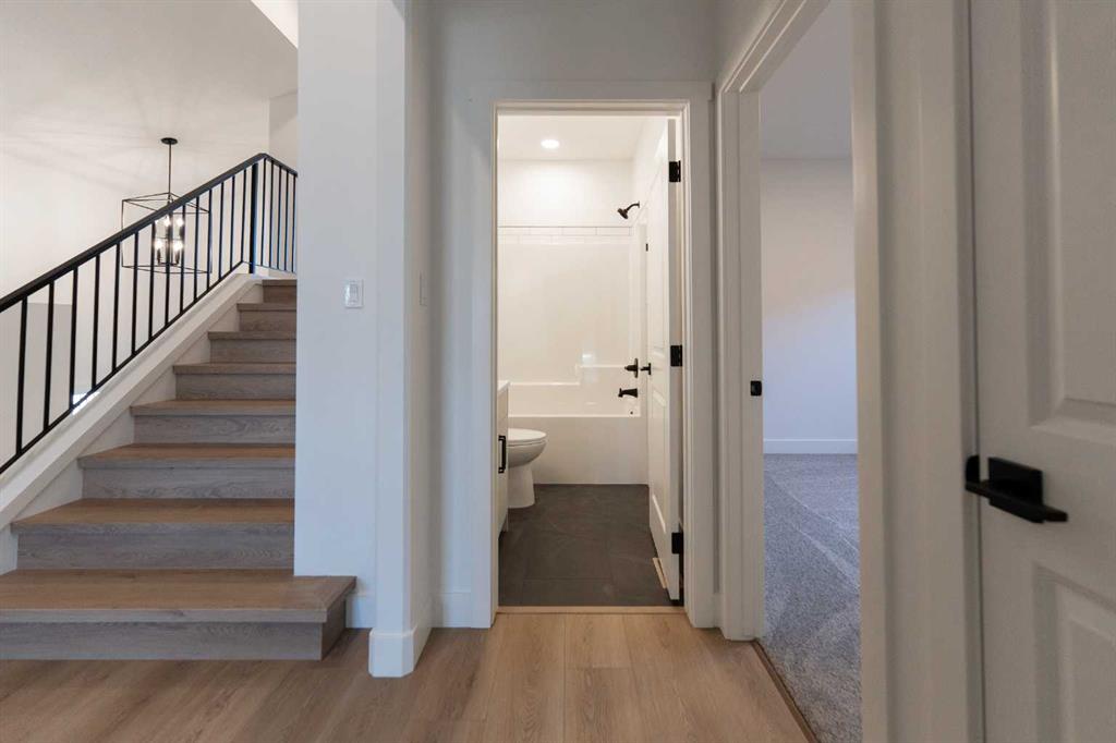 541 Riverhills Way W