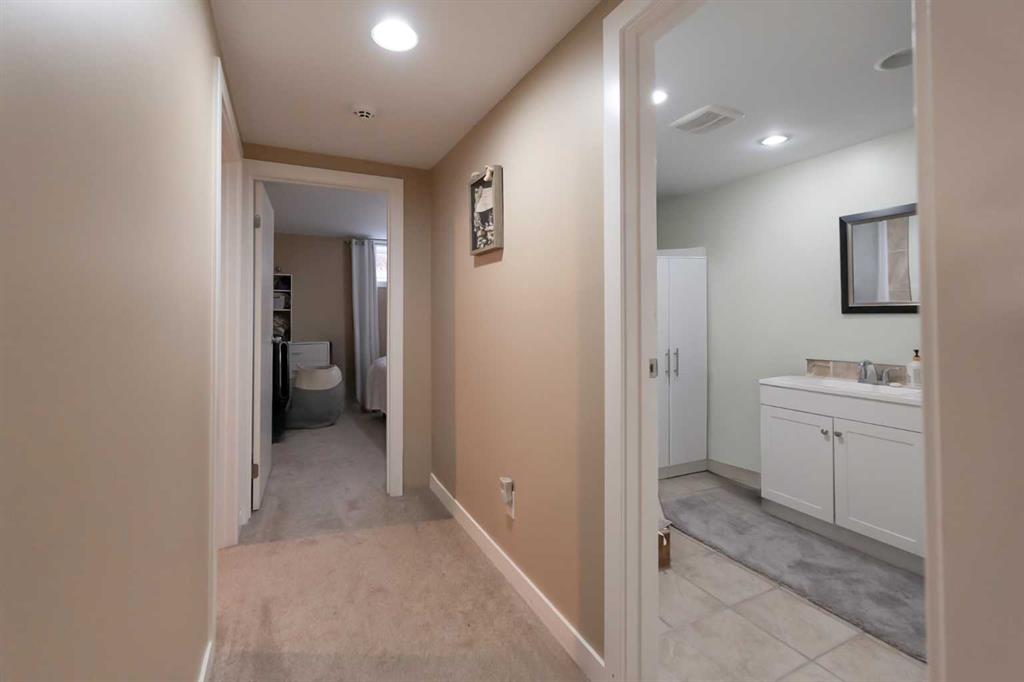 138 Greenview Close N