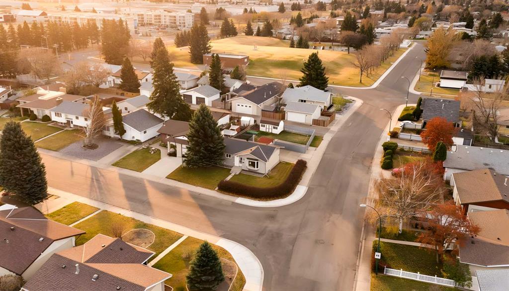 138 Greenview Close N