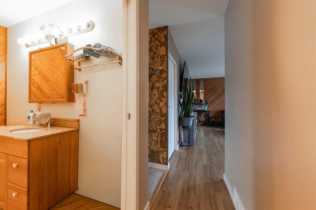 138 Greenview Close N