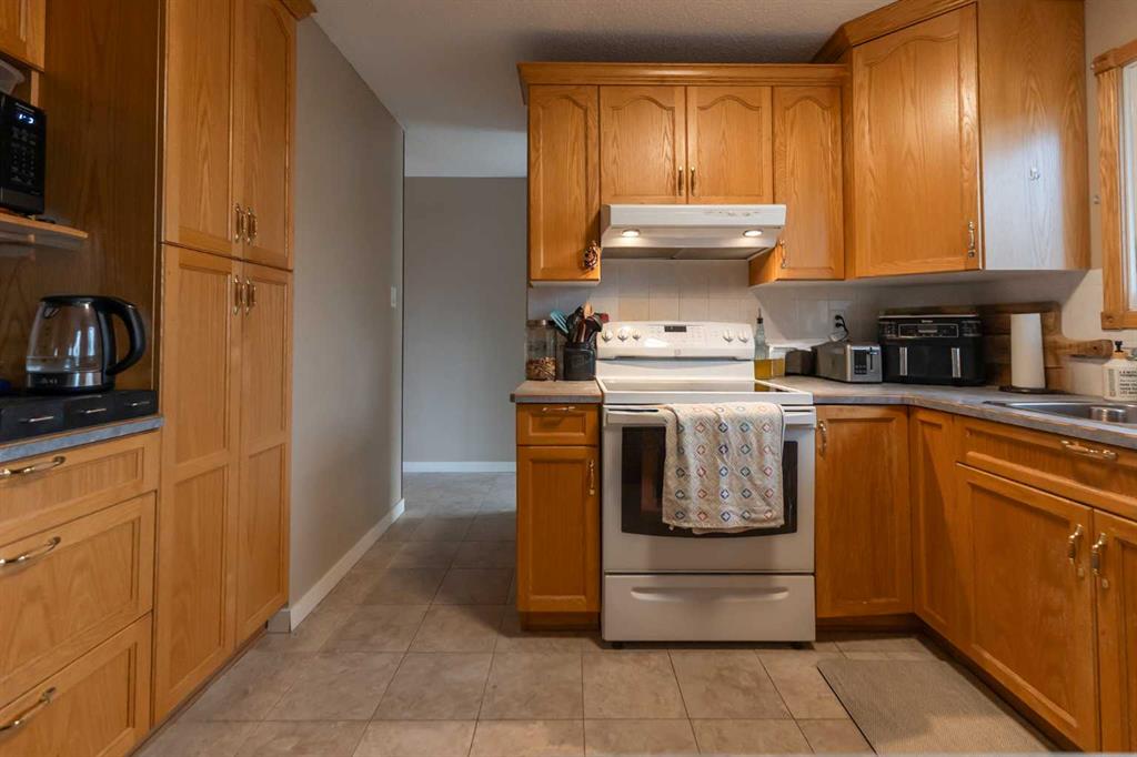 138 Greenview Close N