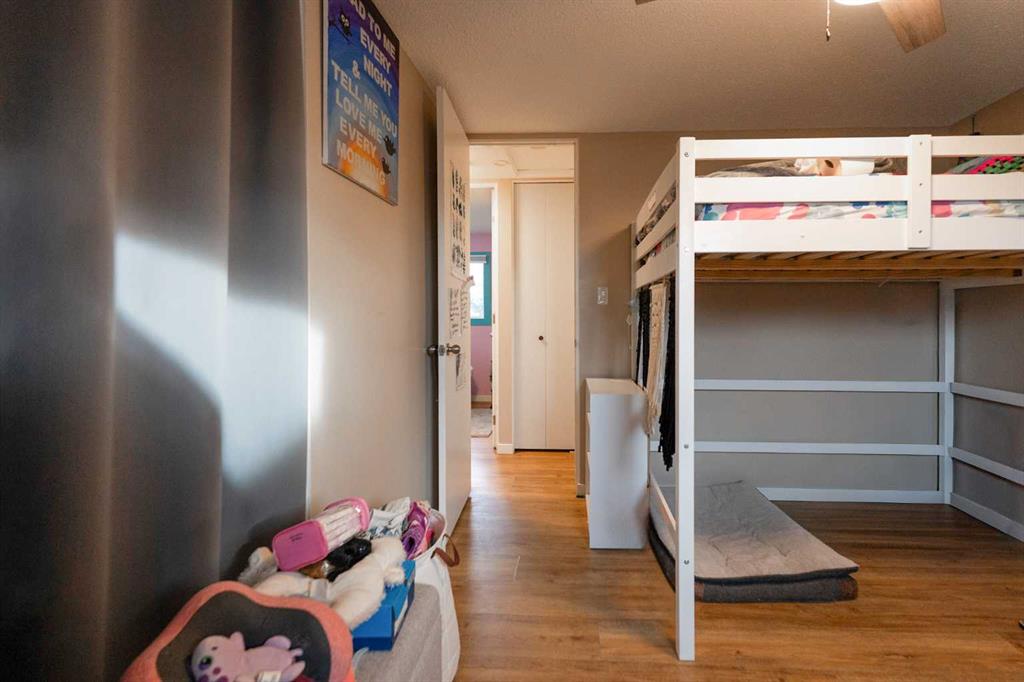 138 Greenview Close N