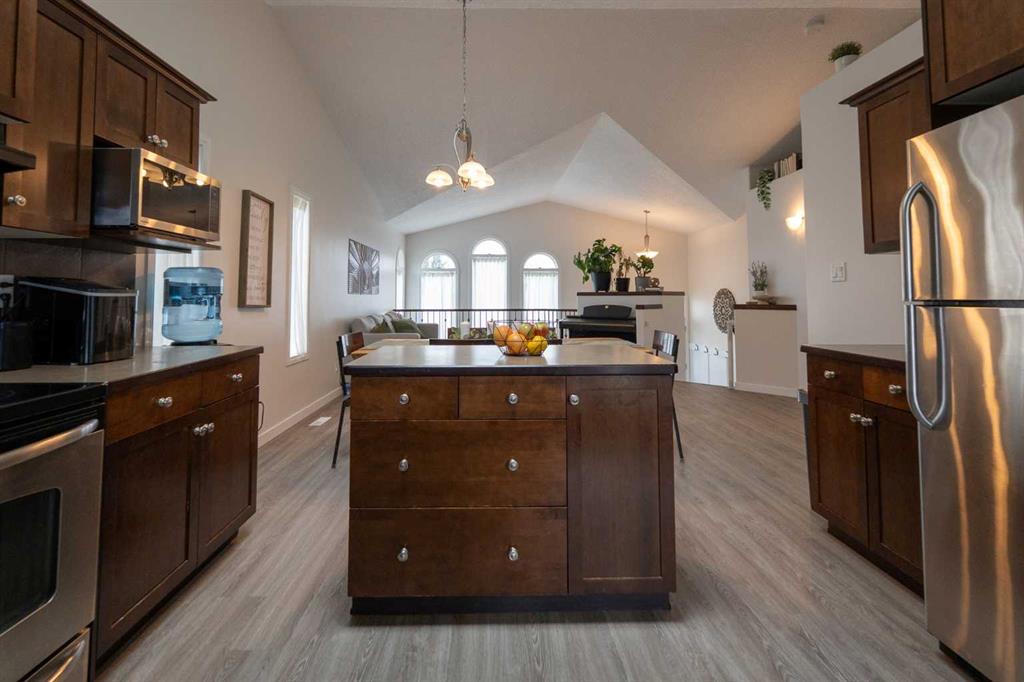 148 Coalbanks Boulevard W