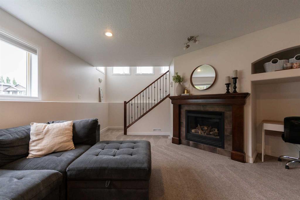 148 Coalbanks Boulevard W