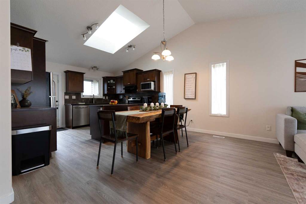 148 Coalbanks Boulevard W