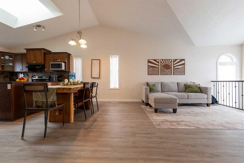 148 Coalbanks Boulevard W