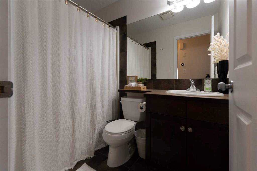 148 Coalbanks Boulevard W