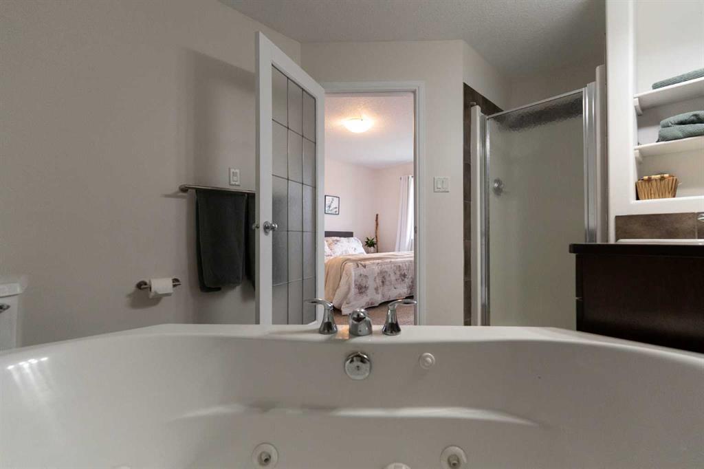 148 Coalbanks Boulevard W