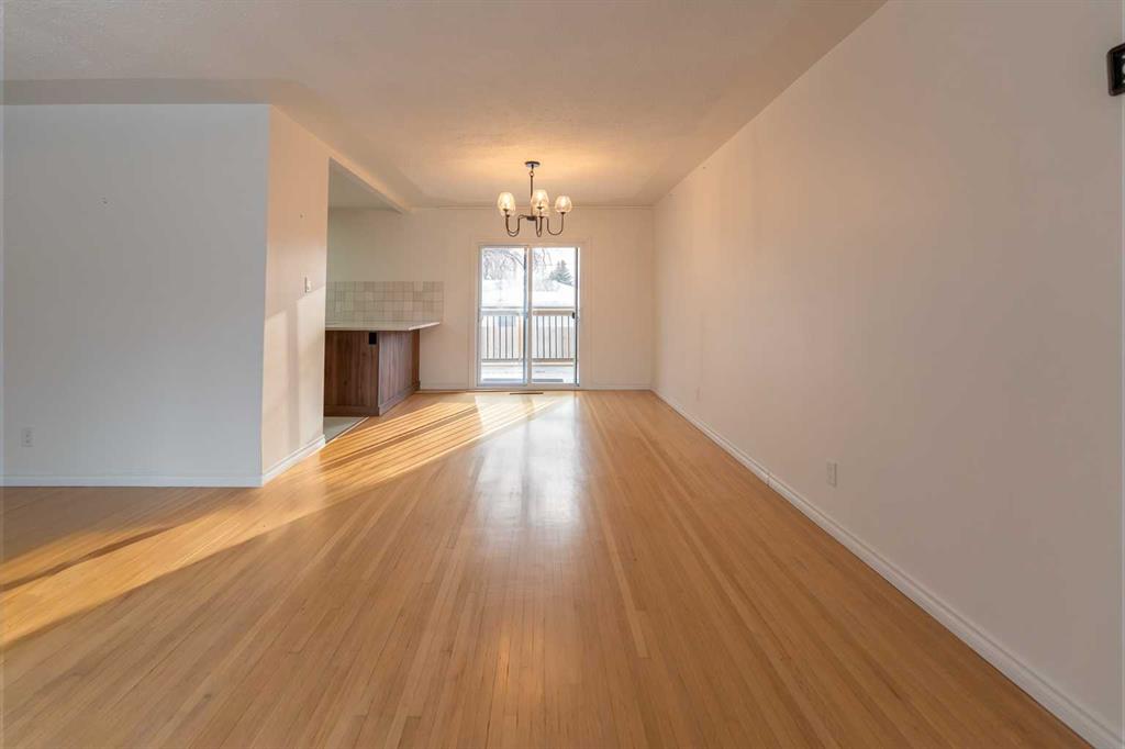 1020 Fern Crescent S