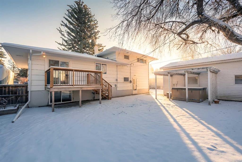 1020 Fern Crescent S