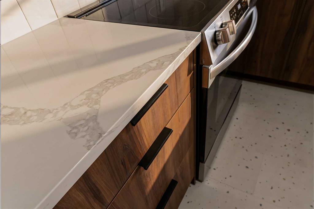 1020 Fern Crescent S