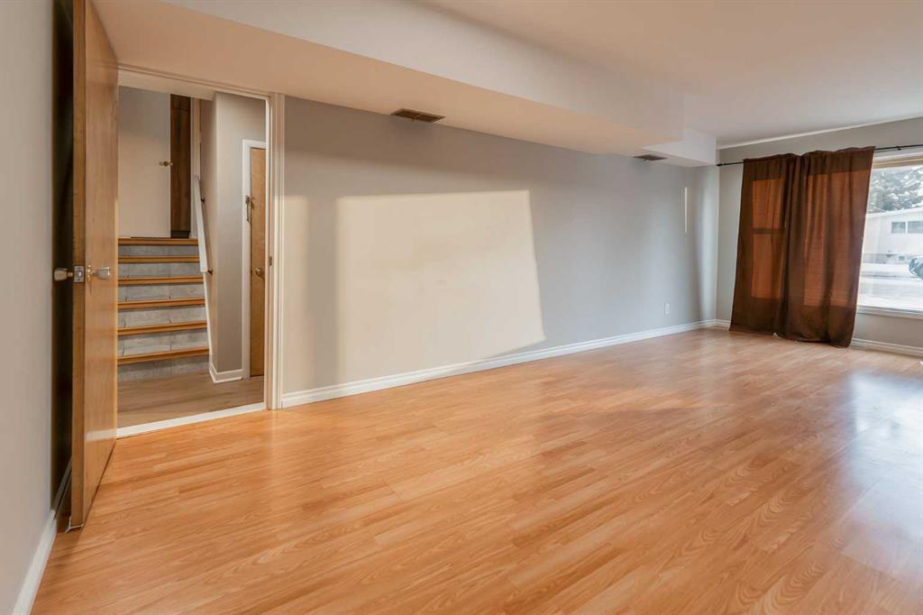 1020 Fern Crescent S