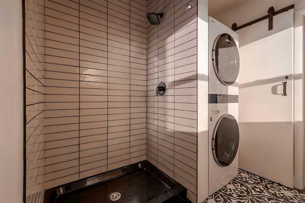 1020 Fern Crescent S