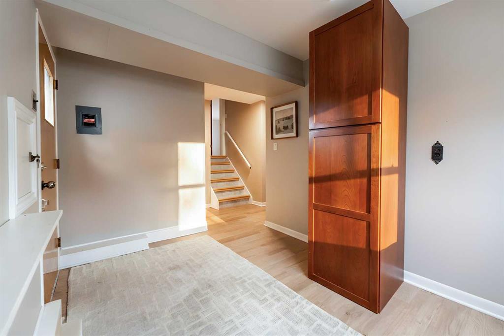 1020 Fern Crescent S