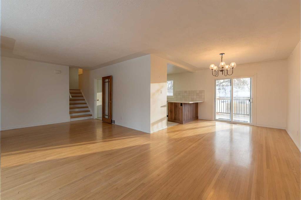 1020 Fern Crescent S