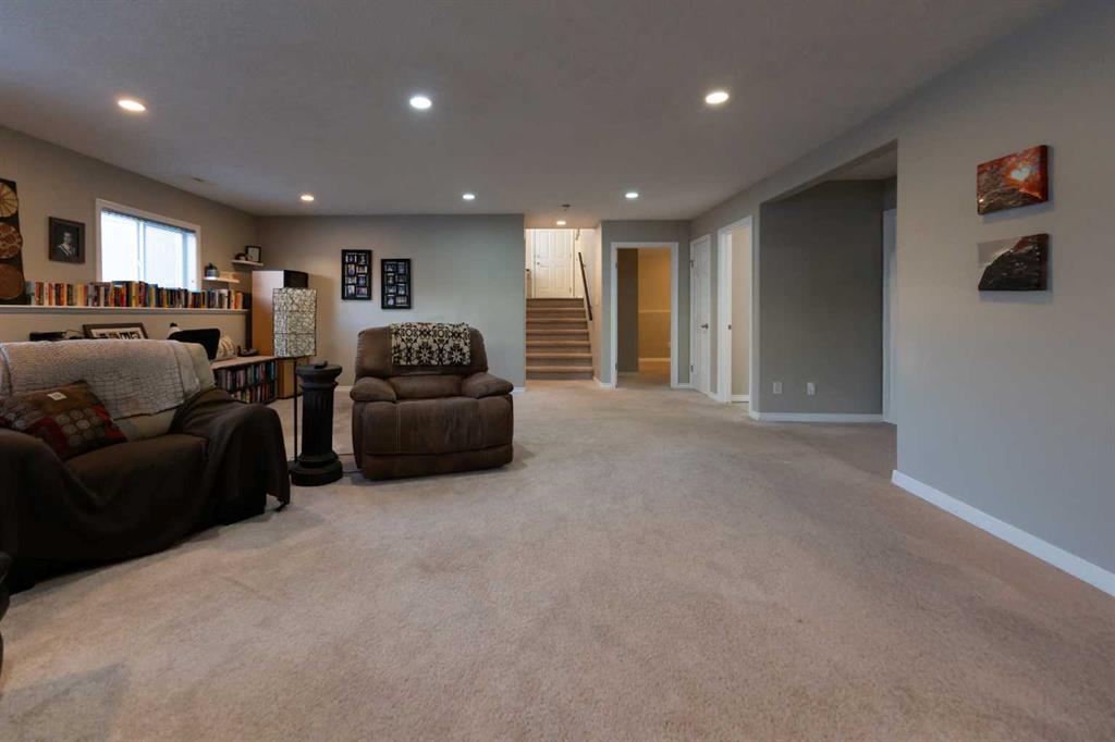 65 Heritage Circle W