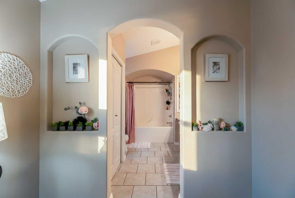 65 Heritage Circle W