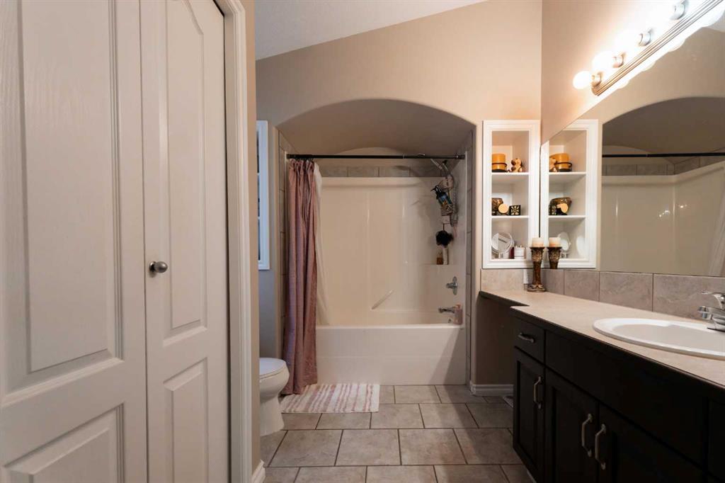 65 Heritage Circle W