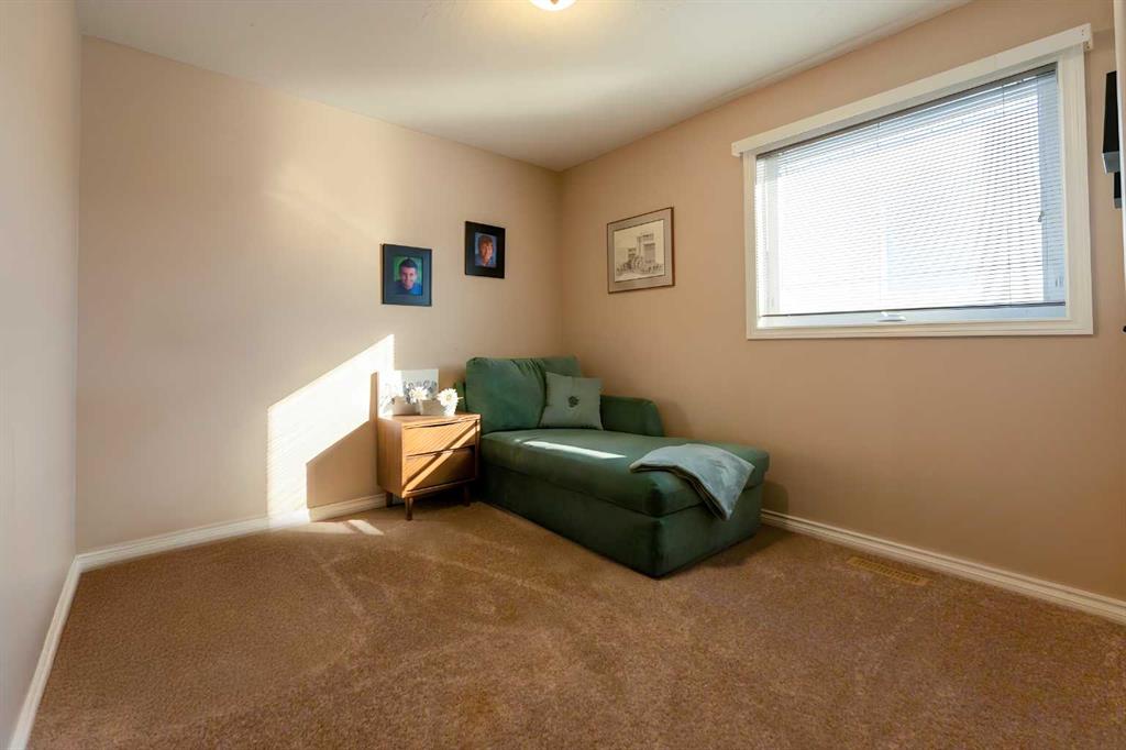 65 Heritage Circle W