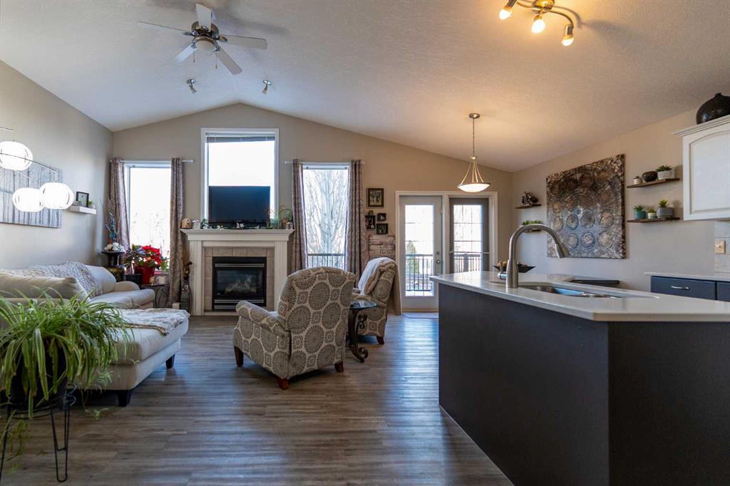 65 Heritage Circle W