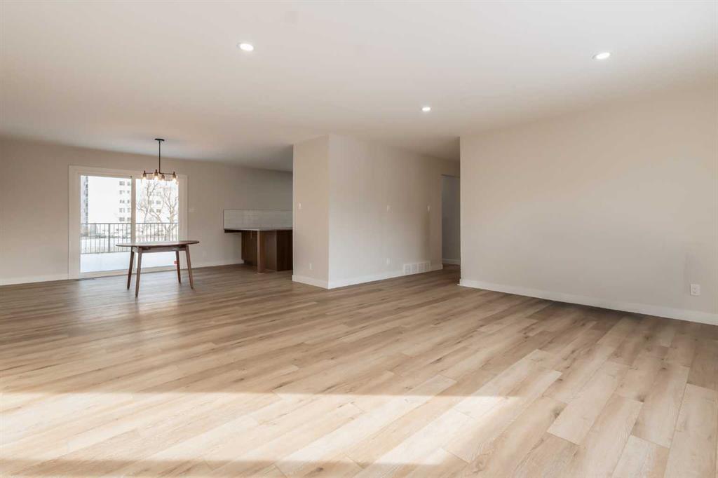 86 Carleton Place W