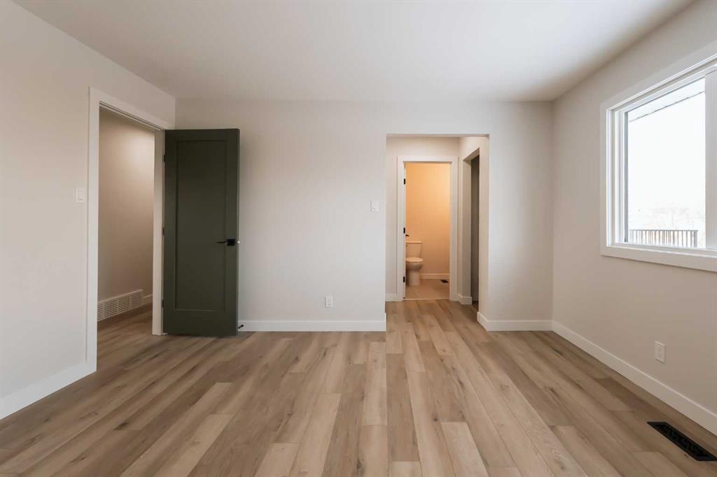 86 Carleton Place W