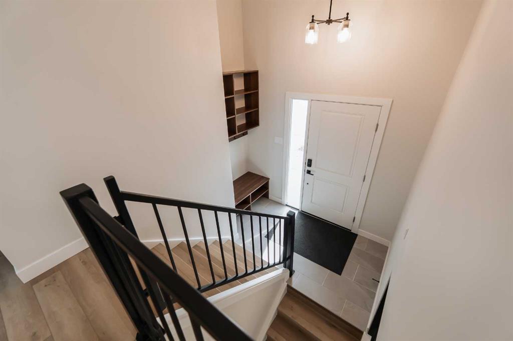 86 Carleton Place W