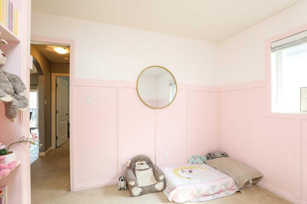 329 Grizzly Crescent N