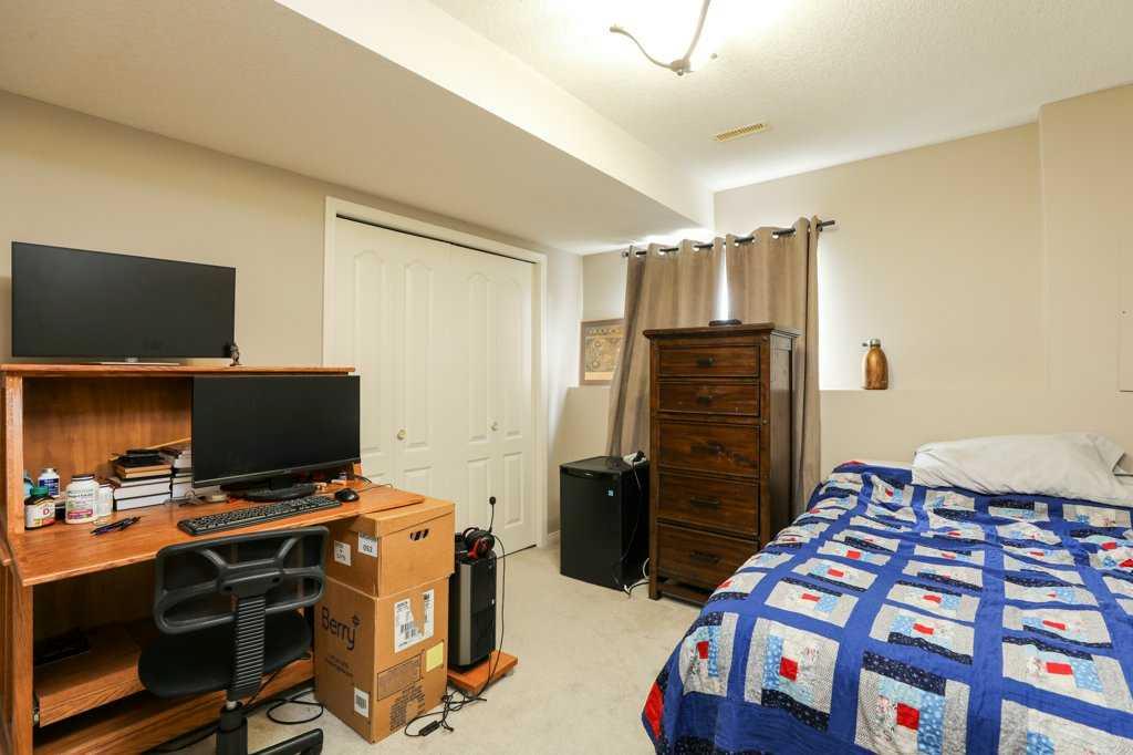 329 Grizzly Crescent N