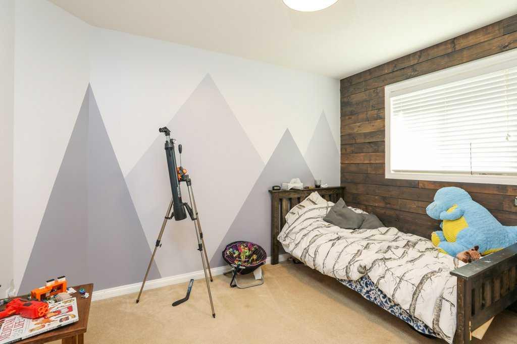 329 Grizzly Crescent N