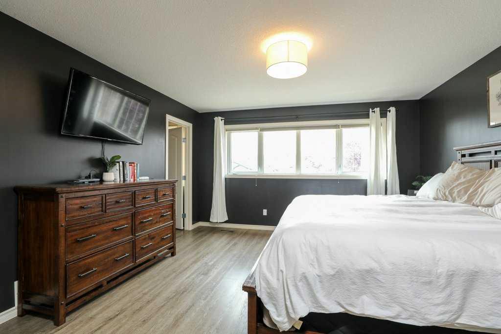 329 Grizzly Crescent N