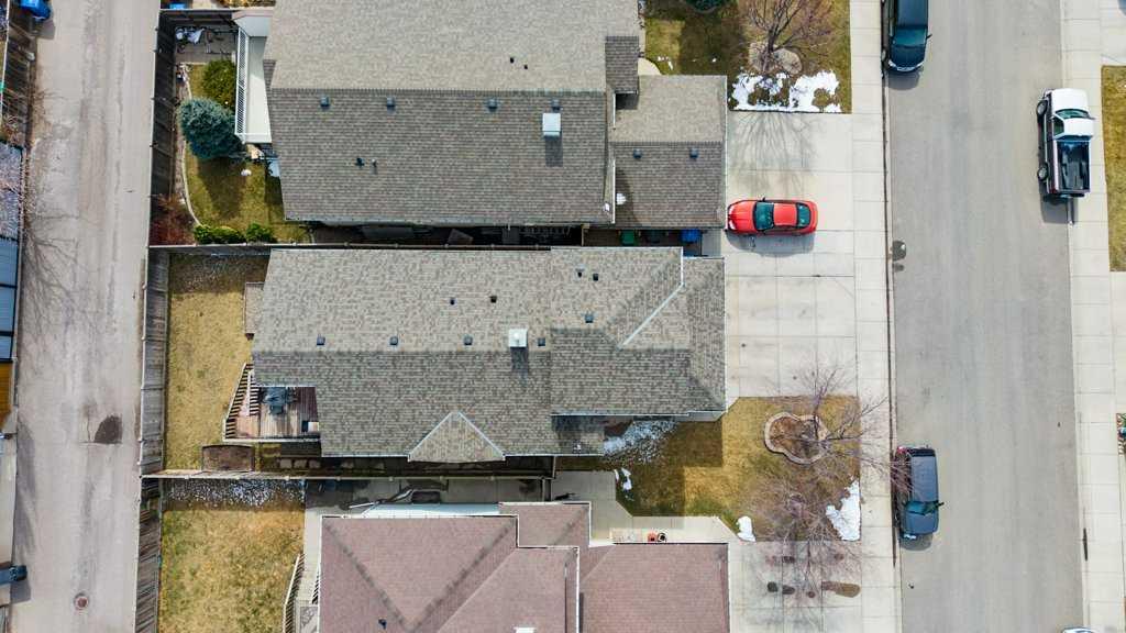 329 Grizzly Crescent N