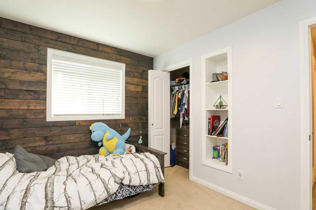 329 Grizzly Crescent N