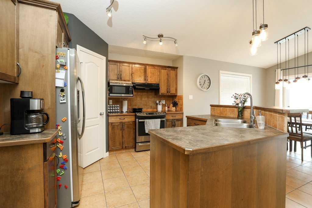 329 Grizzly Crescent N